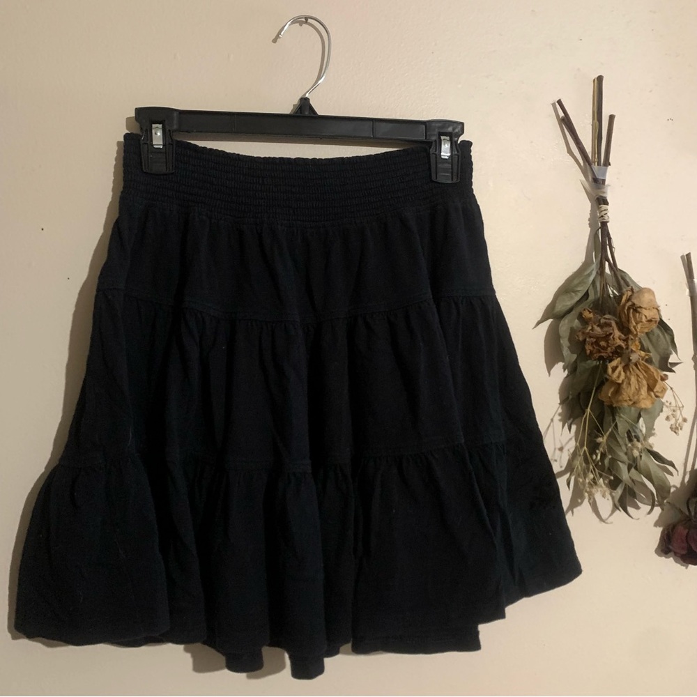 Black flowy mid skirt
